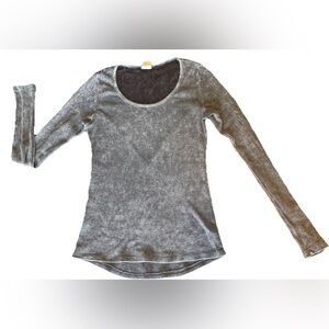 American Age Women’s XS Ribbed Long Sleeve Gray Shirt w/ Lace Detail On Back
